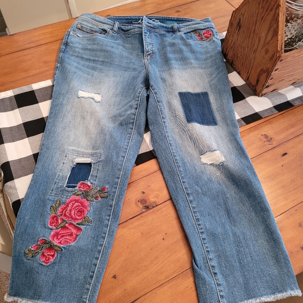 INC skinny leg crop jeans distressed with embroidery size 16w
